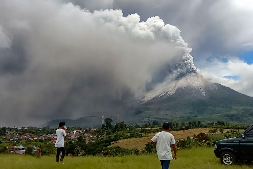 印尼火山再次喷发引发关注