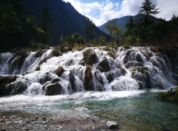 九寨沟地震后重建新篇，美好未来共期待